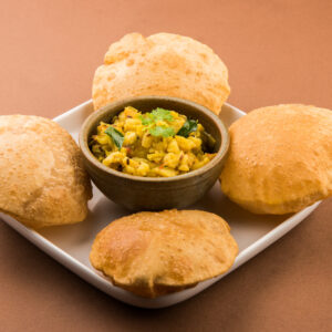 Spiced Peas-Stuffed Kachori with Aloo Dum – 4 Pieces